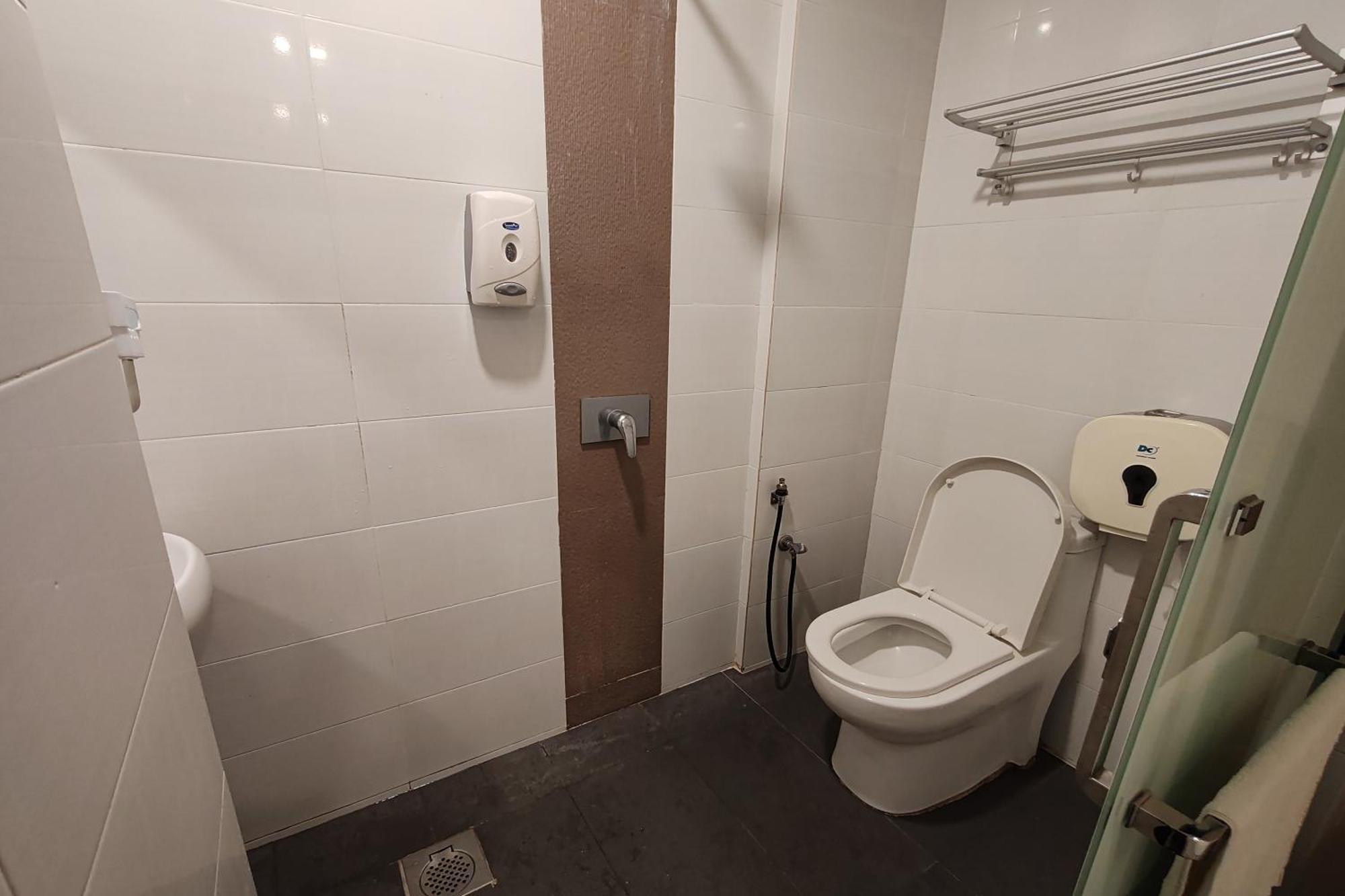 Hotel 18, Ipoh Aeon Mall Extérieur photo